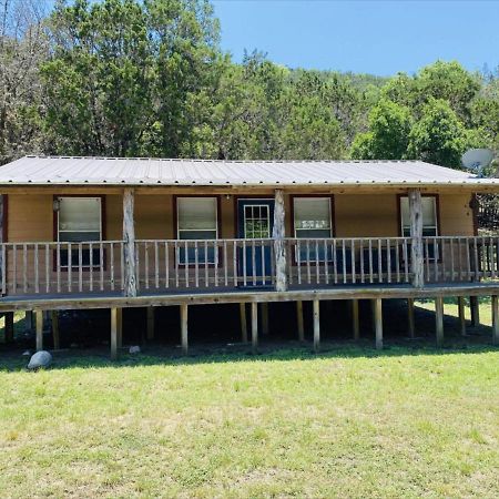 Riverstone Cabins Hotell Leakey Exteriör bild